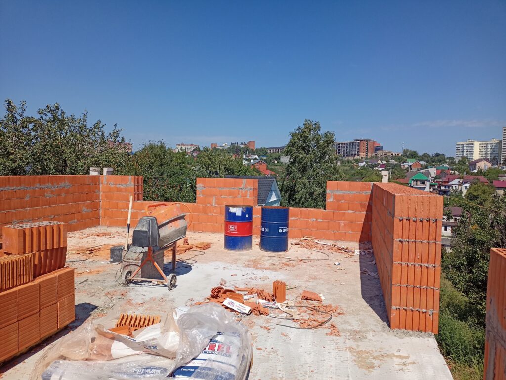 Кладка дома из керамичесских блоков