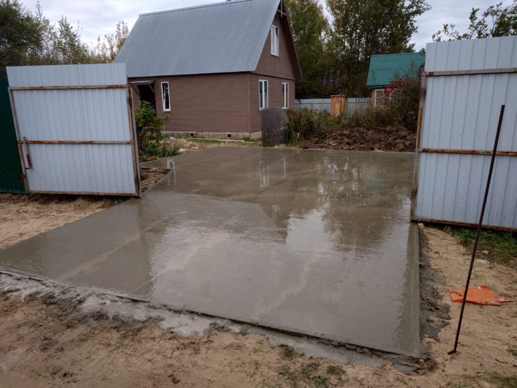 Бетонирование площадки на улице